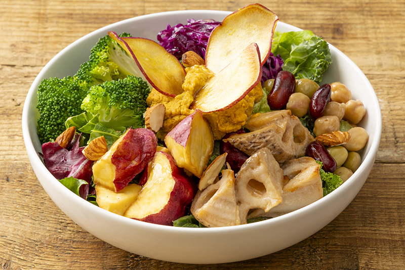 【NEW】冬季限定サラダ「木元さんの鳴門金時とカレーフムス」新登場！